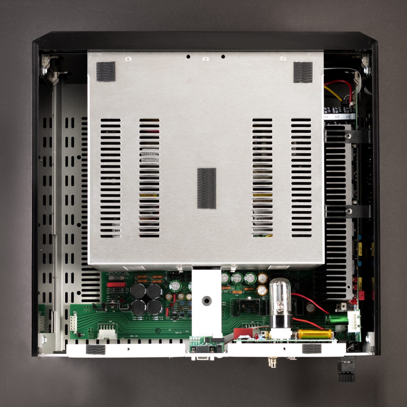 Aesthetix_AtlasEclipse_Black_Mono_Interior