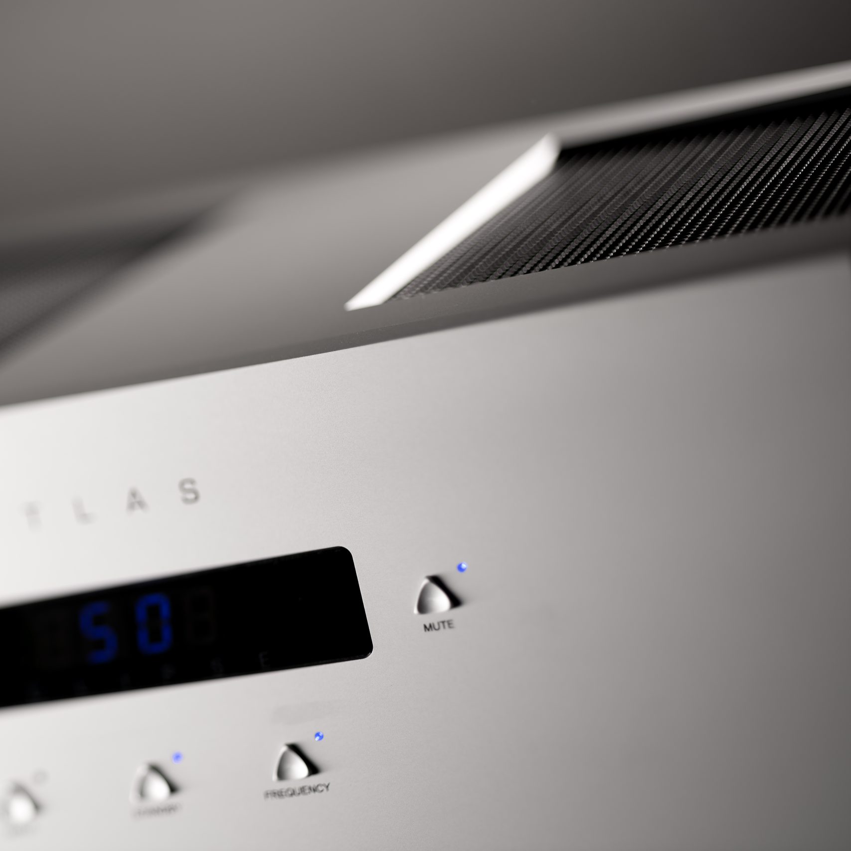 Aesthetix_AtlasEclipse_Silver_Architectural-1