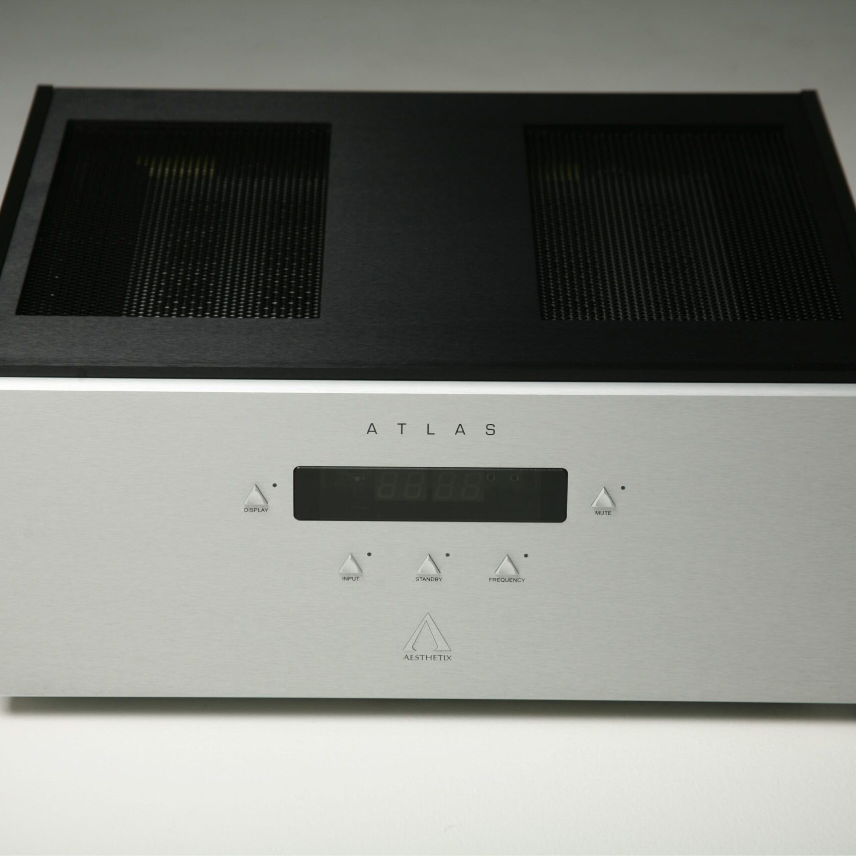 Aesthetix_Atlas_Silver3