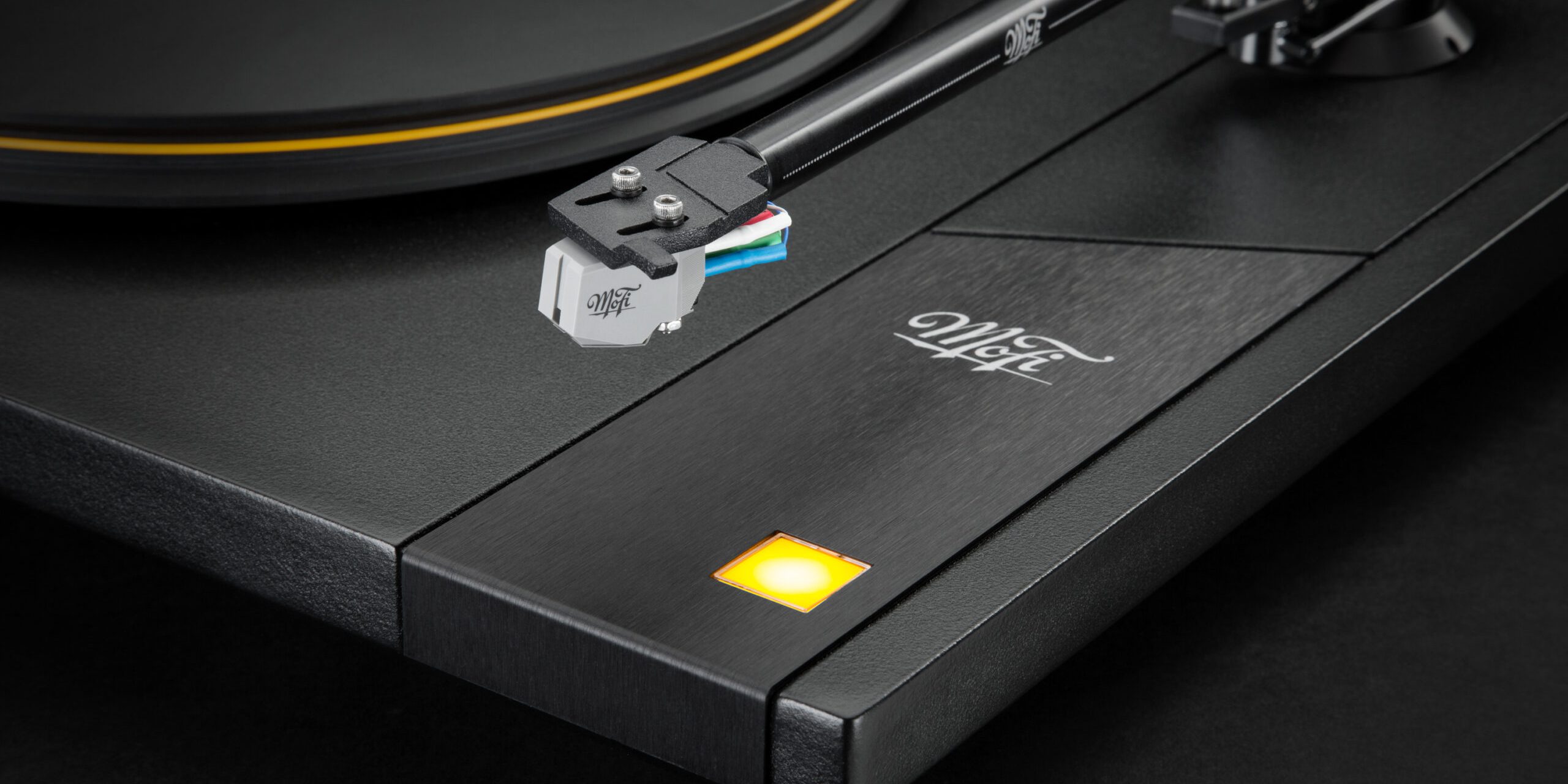 MoFi_Electronics_StudioDeck_Turntable_Detail_Cartridge