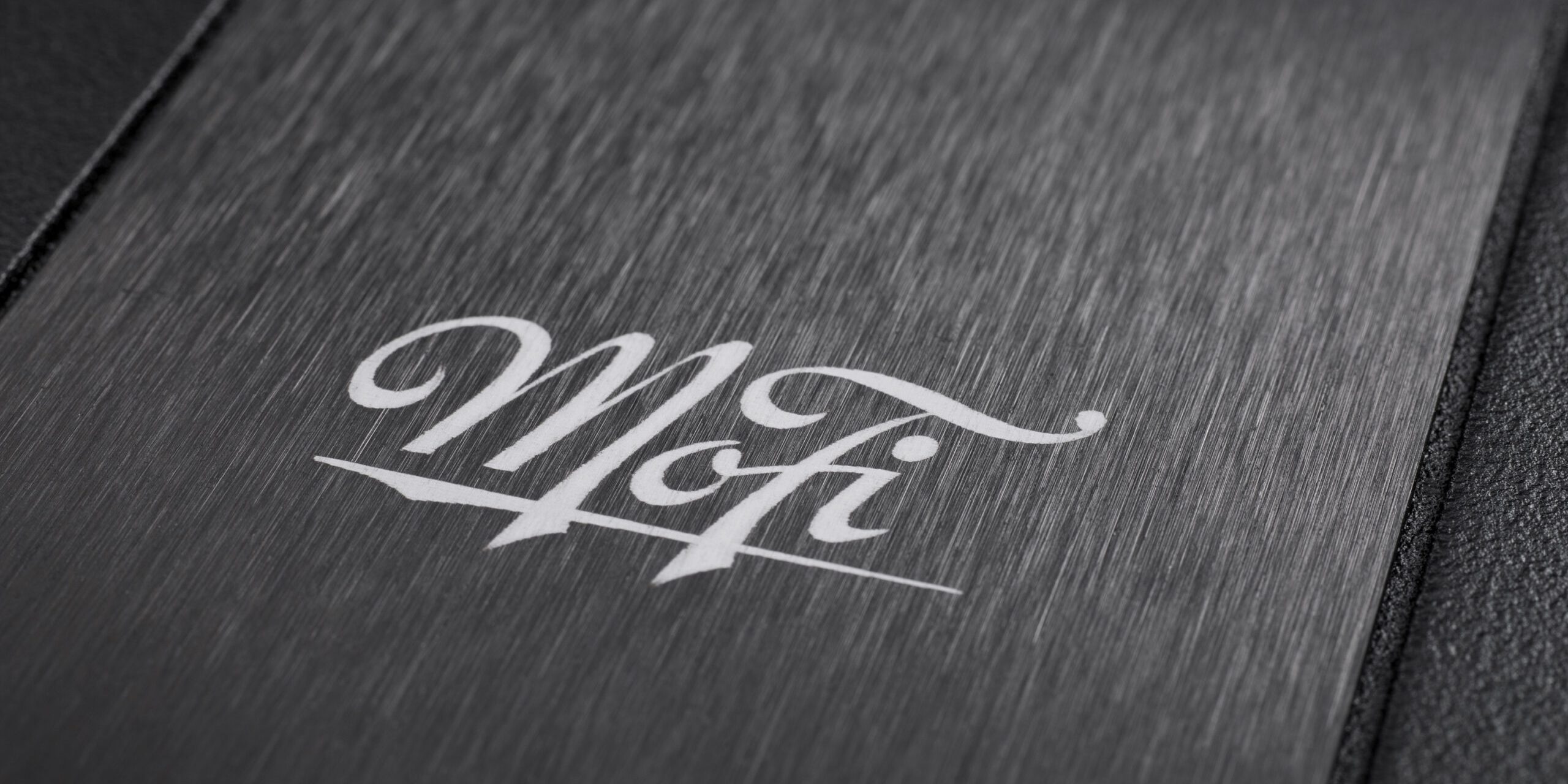 MoFi_Electronics_StudioDeck_Turntable_Detail_Plate