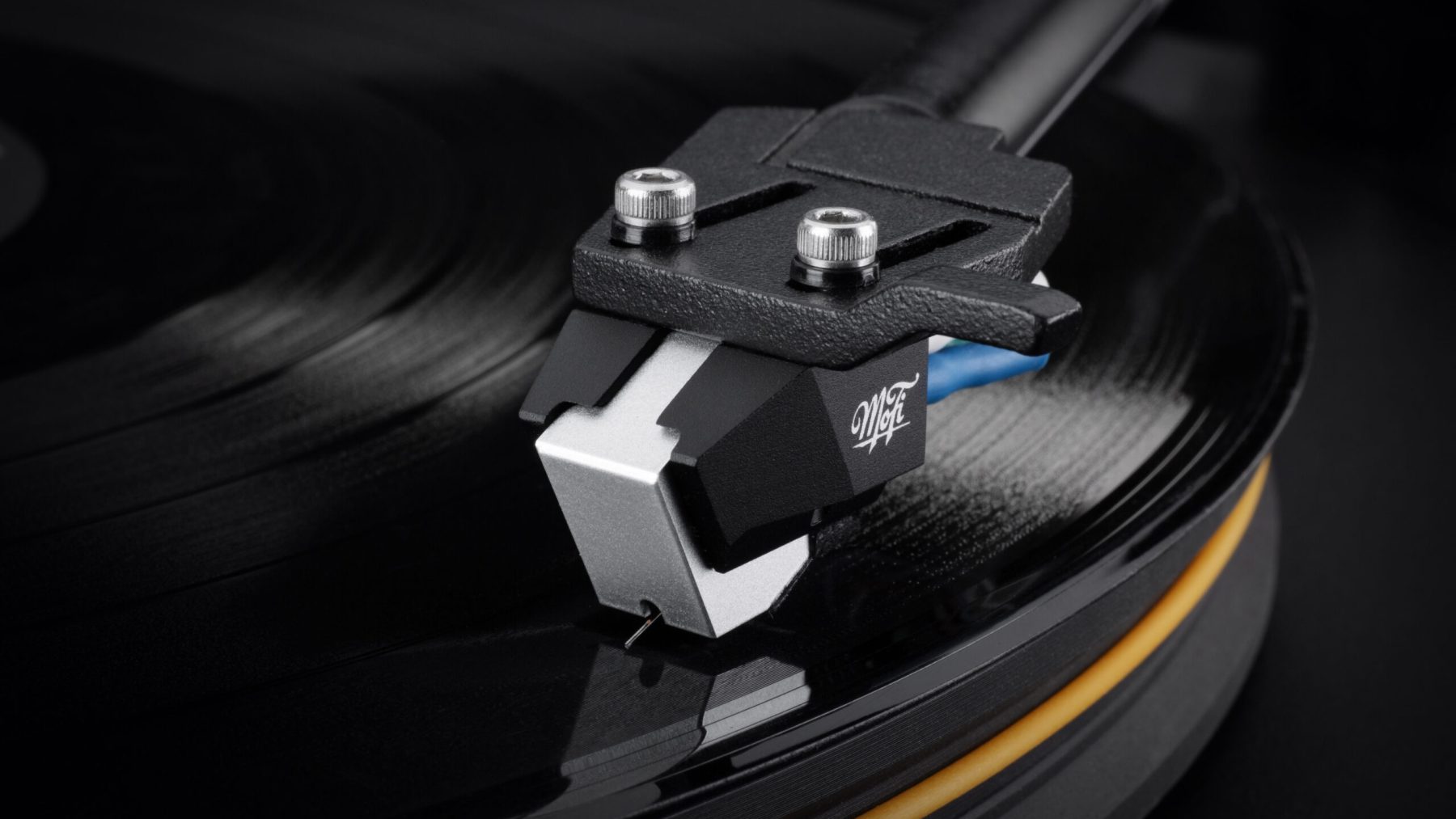 MoFi_Electronics_StudioSilver_MC_Cartridge_Detail_01