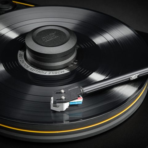 MoFi_Electronics_Super_HeavyWeight_Record_Weight_Action