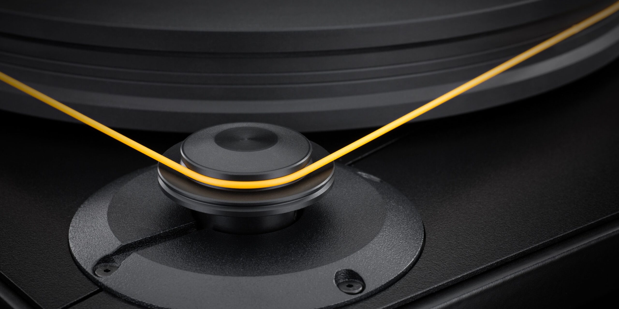 MoFi_Electronics_UltraDeck_Turntable_Detail_Motor