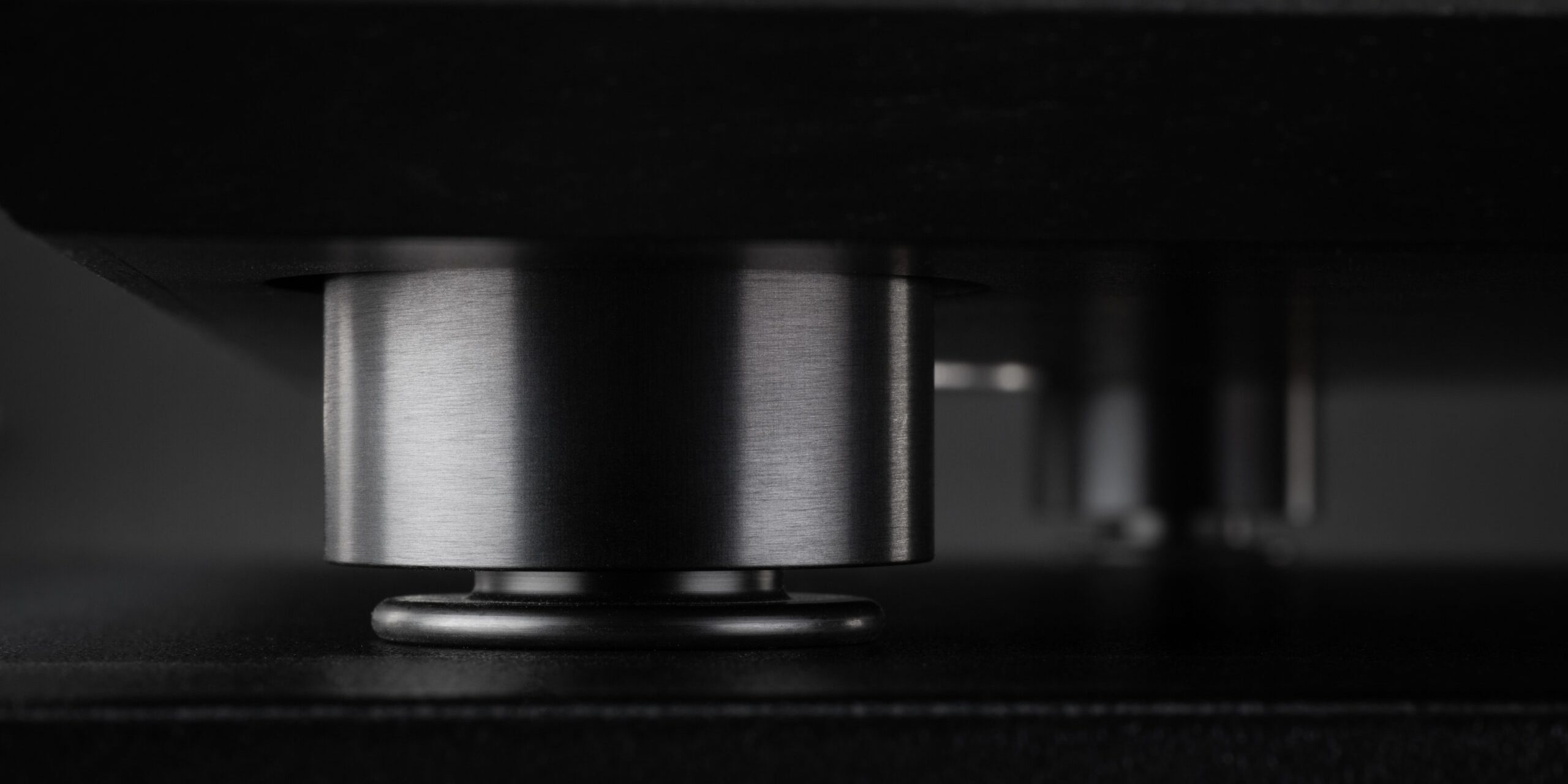 MoFi_MasterDeck_Turntable_Detail_06_Feet