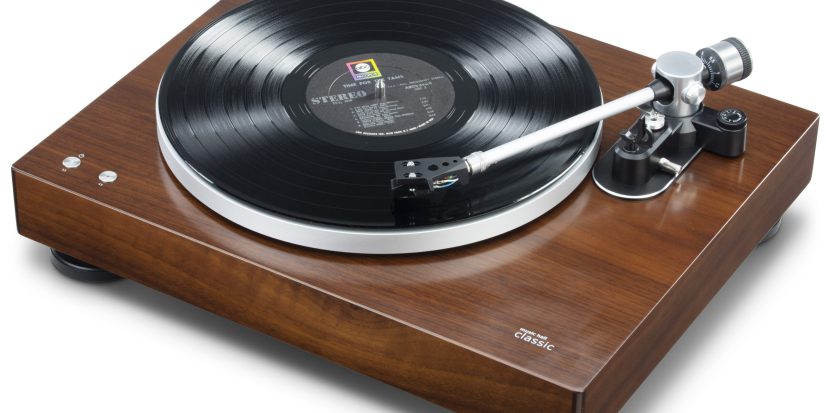 Music_Hall_Classic_Turntable_Walnut_High_Angle_Left