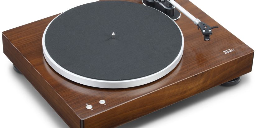 Music_Hall_Classic_Turntable_Walnut_High_Angle_Right