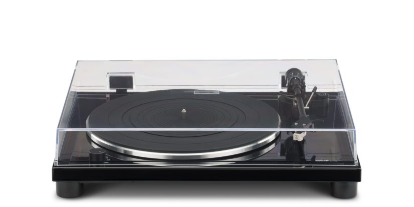 Music_Hall_MMF_1_3_Turntable_Black_Front_Cover