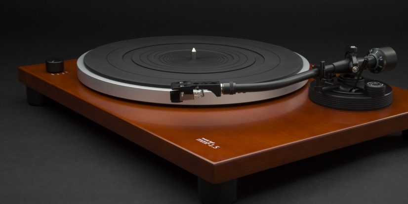 Music_Hall_MMF_1_5_Turntable_Detail